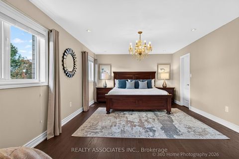 Photo 15 at 128 Coalbrook Court, East Woodbridge, Vaughan