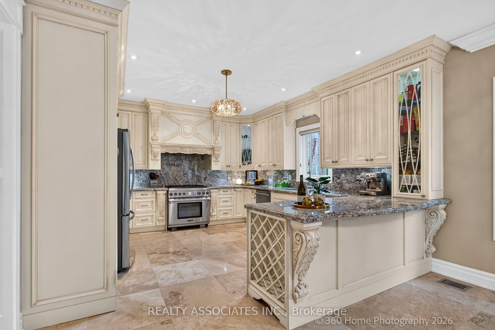 128 Coalbrook Court, East Woodbridge, Vaughan 2