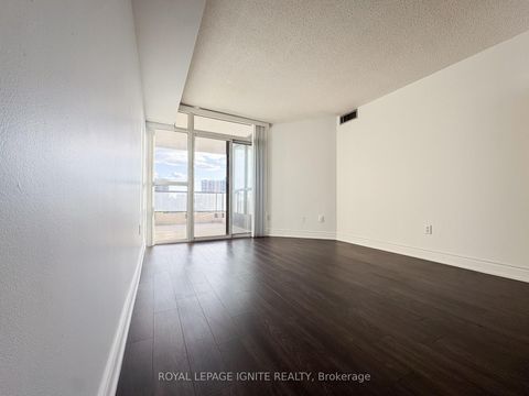 Photo 10 at 1010 - 5 Rowntree Road, Jamestown, Toronto