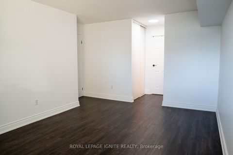 Photo 11 at 1010 - 5 Rowntree Road, Jamestown, Toronto