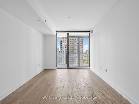 Photo 10 at 1307 - 11 Wellesley Street W, Bay Street Corridor, Toronto