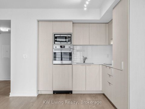 Photo 13 at 1307 - 11 Wellesley Street W, Bay Street Corridor, Toronto
