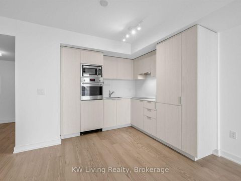 Photo 14 at 1307 - 11 Wellesley Street W, Bay Street Corridor, Toronto