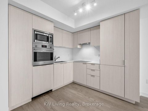 Photo 15 at 1307 - 11 Wellesley Street W, Bay Street Corridor, Toronto