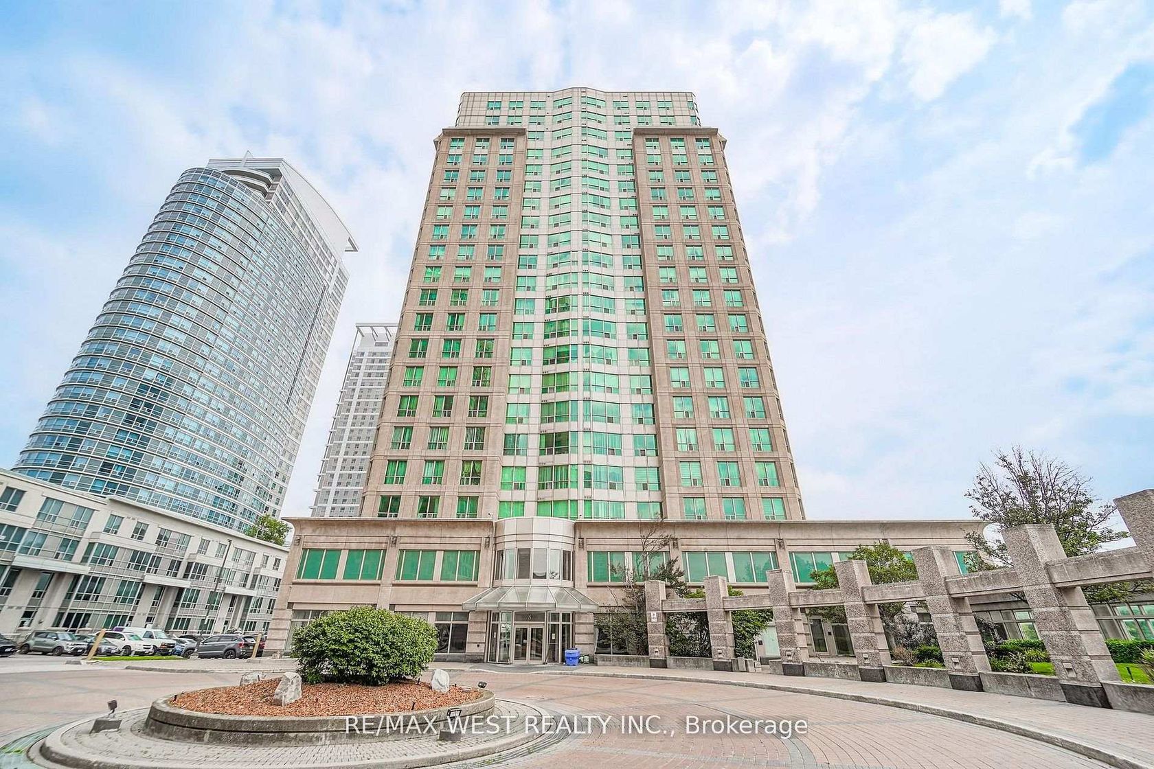 PH103 - 8 Lee Centre Drive, Woburn, Toronto 