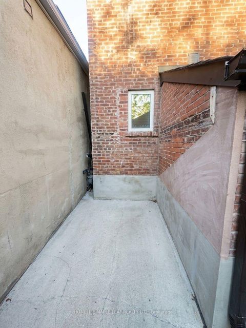 Photo 34 at 600 Oakwood Avenue, Oakwood Village, Toronto