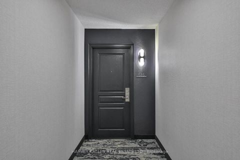 Photo 8 at 515 - 140 Simcoe Street, Waterfront Communities C1, Toronto