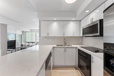Photo 10 at 515 - 140 Simcoe Street, Waterfront Communities C1, Toronto