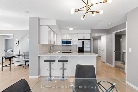 Photo 13 at 515 - 140 Simcoe Street, Waterfront Communities C1, Toronto