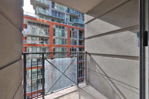 Photo 33 at 515 - 140 Simcoe Street, Waterfront Communities C1, Toronto