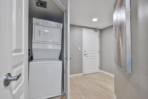 Photo 38 at 515 - 140 Simcoe Street, Waterfront Communities C1, Toronto