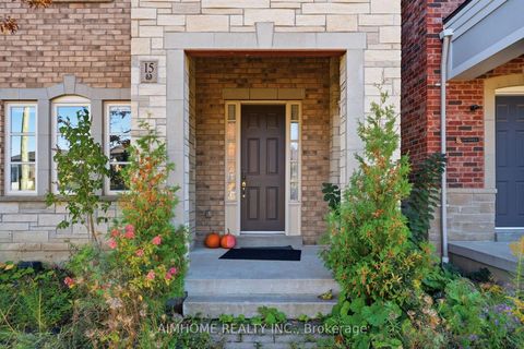 Photo 1 at 15 Calamint Lane, Oak Ridges Lake Wilcox, Richmond Hill