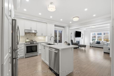 Photo 11 at 15 Calamint Lane, Oak Ridges Lake Wilcox, Richmond Hill