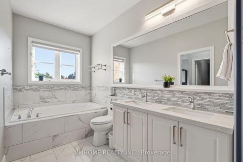 Photo 32 at 15 Calamint Lane, Oak Ridges Lake Wilcox, Richmond Hill