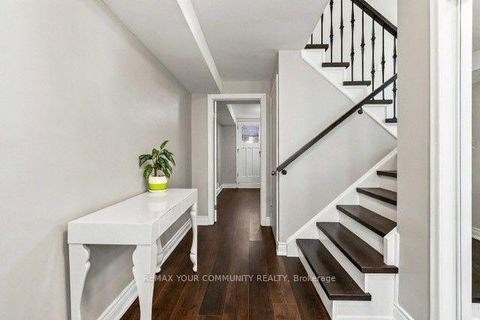 Photo 3 at 2 Munhall Road, Humber Heights, Toronto