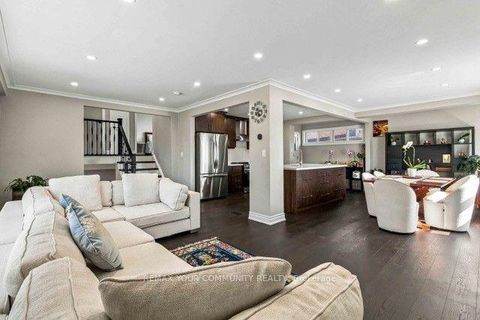 Photo 4 at 2 Munhall Road, Humber Heights, Toronto