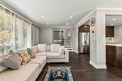 Photo 6 at 2 Munhall Road, Humber Heights, Toronto