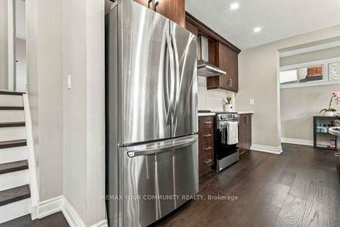 Photo 12 at 2 Munhall Road, Humber Heights, Toronto