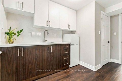 Photo 21 at 2 Munhall Road, Humber Heights, Toronto