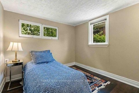 Photo 26 at 2 Munhall Road, Humber Heights, Toronto
