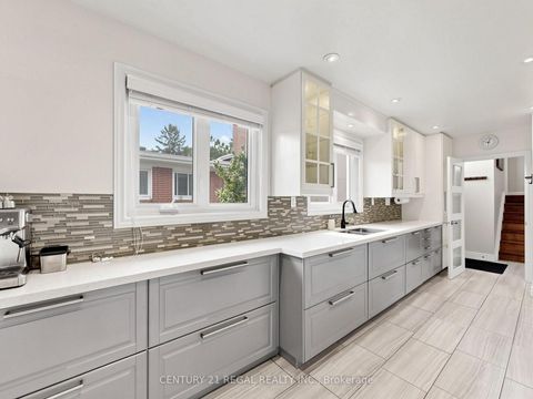 Photo 2 at 77 Billington Crescent, Donalda, Toronto