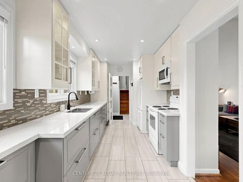 Photo 6 at 77 Billington Crescent, Donalda, Toronto