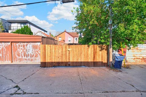 Photo 22 at 212 Lippincott Street, University, Toronto