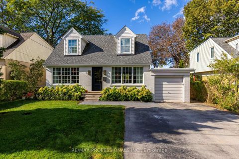 Photo 2 at 8 Glenn Murray Drive, Queensway, Toronto