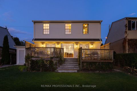 Photo 14 at 8 Glenn Murray Drive, Queensway, Toronto