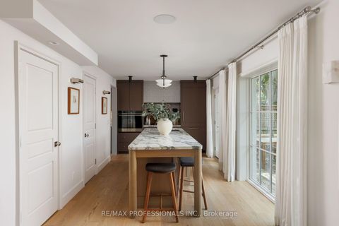 Photo 17 at 8 Glenn Murray Drive, Queensway, Toronto