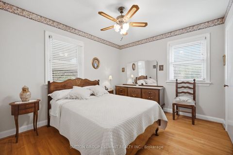 Photo 8 at 8 Woolton Crescent, Amesbury, Toronto