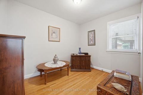 Photo 10 at 8 Woolton Crescent, Amesbury, Toronto