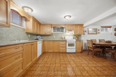Photo 18 at 8 Woolton Crescent, Amesbury, Toronto