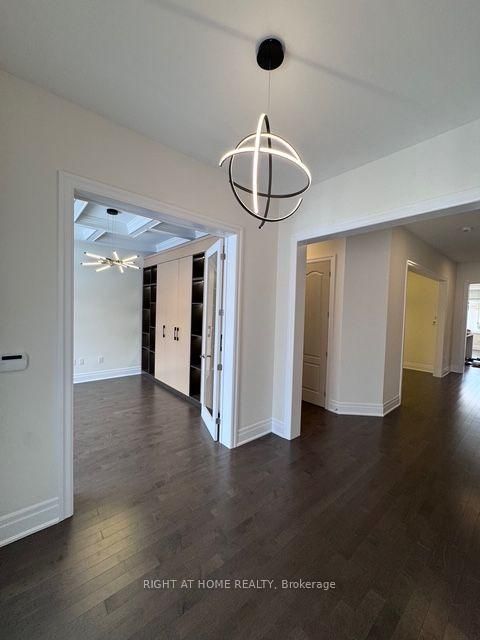 Photo 1 at 21 Casavant Court, Patterson, Vaughan