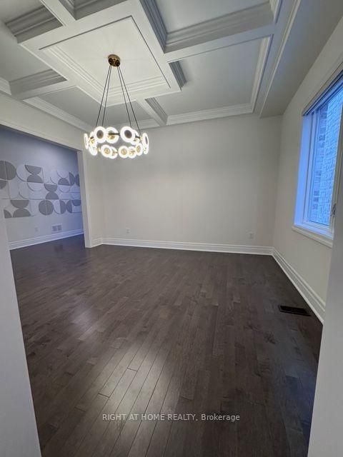Photo 8 at 21 Casavant Court, Patterson, Vaughan
