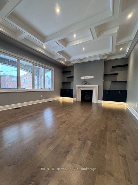 Photo 9 at 21 Casavant Court, Patterson, Vaughan