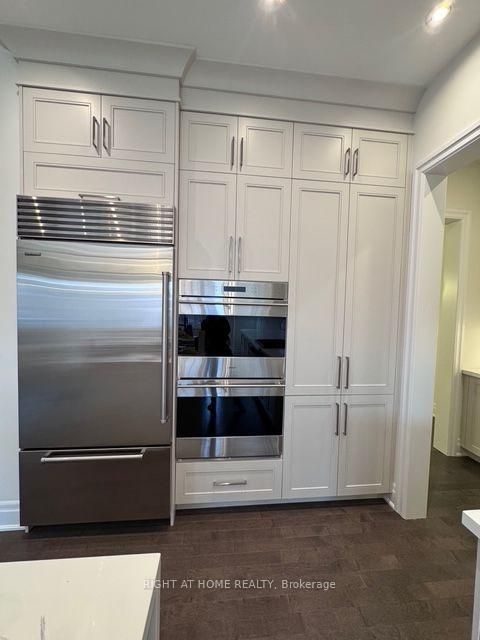 Photo 14 at 21 Casavant Court, Patterson, Vaughan