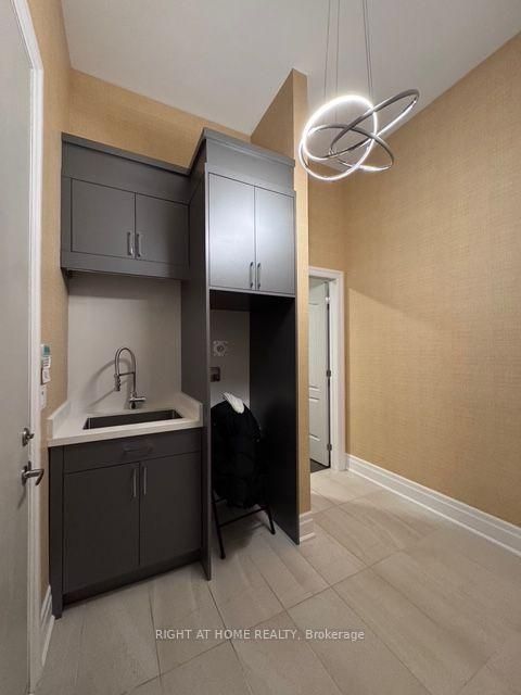 Photo 18 at 21 Casavant Court, Patterson, Vaughan