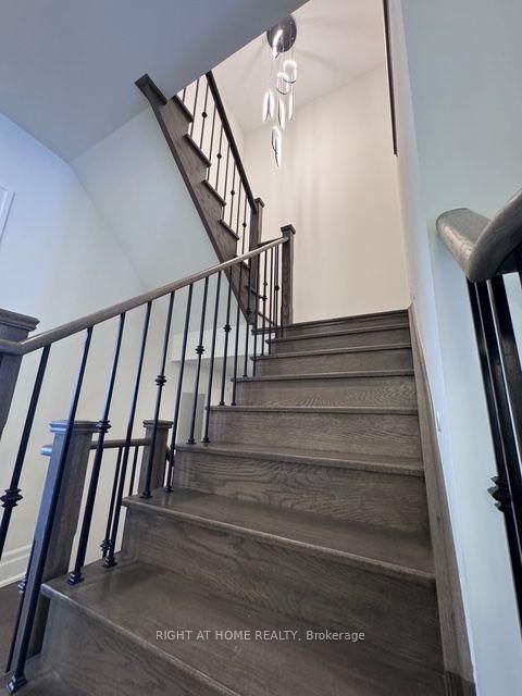 Photo 20 at 21 Casavant Court, Patterson, Vaughan