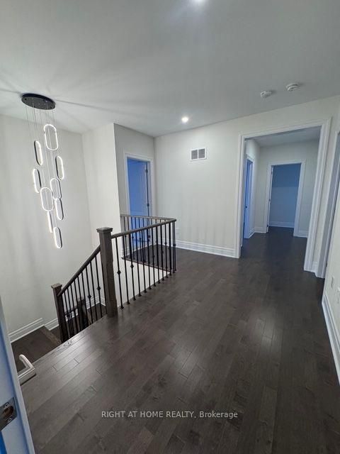 Photo 32 at 21 Casavant Court, Patterson, Vaughan