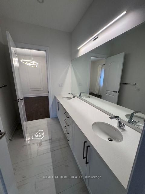 Photo 34 at 21 Casavant Court, Patterson, Vaughan