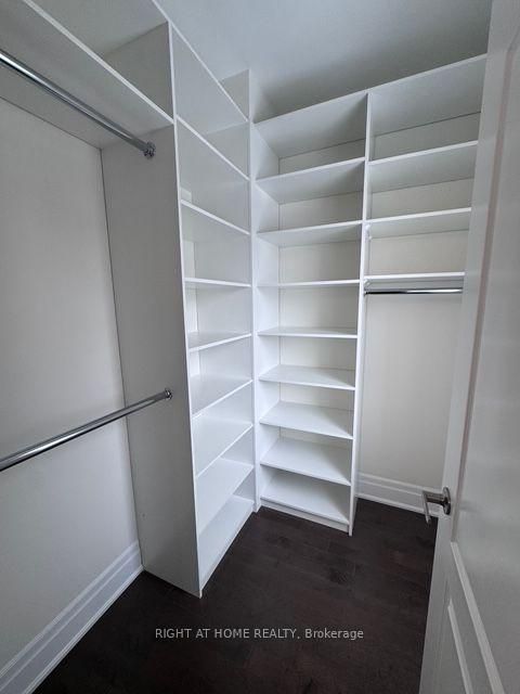 Photo 35 at 21 Casavant Court, Patterson, Vaughan