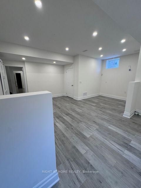 Photo 43 at 21 Casavant Court, Patterson, Vaughan