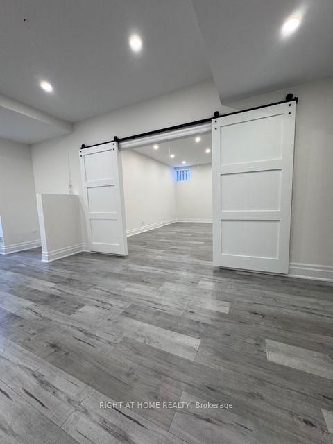 Photo 44 at 21 Casavant Court, Patterson, Vaughan
