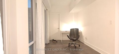 Photo 7 at 614 - 955 Bay Street, Bay Street Corridor, Toronto