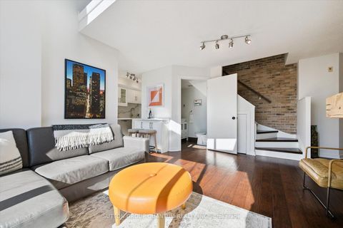 Photo 3 at 915 - 77 Lombard Street, Yonge Corridor, Toronto