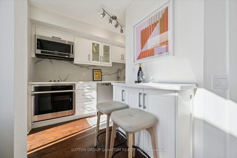 Photo 4 at 915 - 77 Lombard Street, Yonge Corridor, Toronto