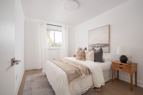 Photo 33 at 226 Mortimer Avenue, East York, Toronto