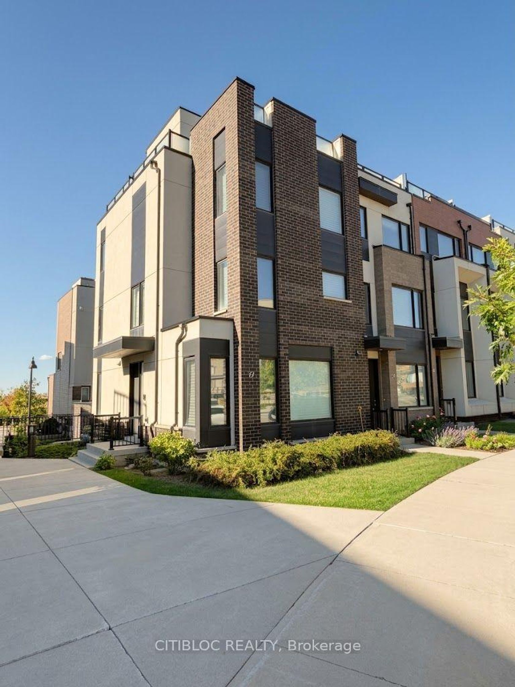 22 Sarah Jackson Crescent, CFB, Toronto 