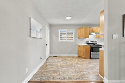 Photo 10 at 44 Bronte Crescent, Letitia Heights, Barrie